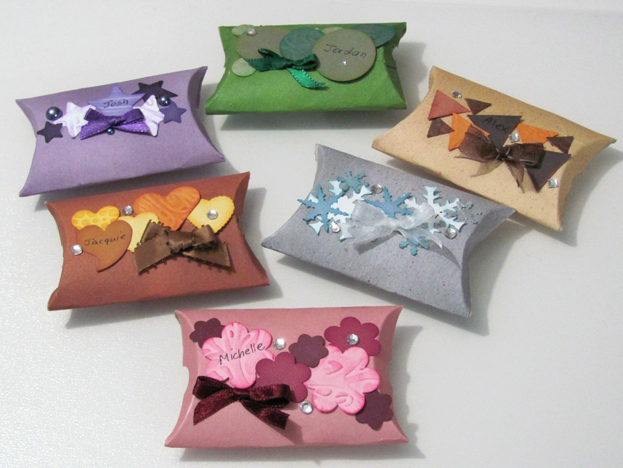 Kraft Pillow Boxes are Very Handy and Creative Boxes
